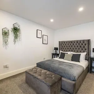 Rd By The V Group Apartment